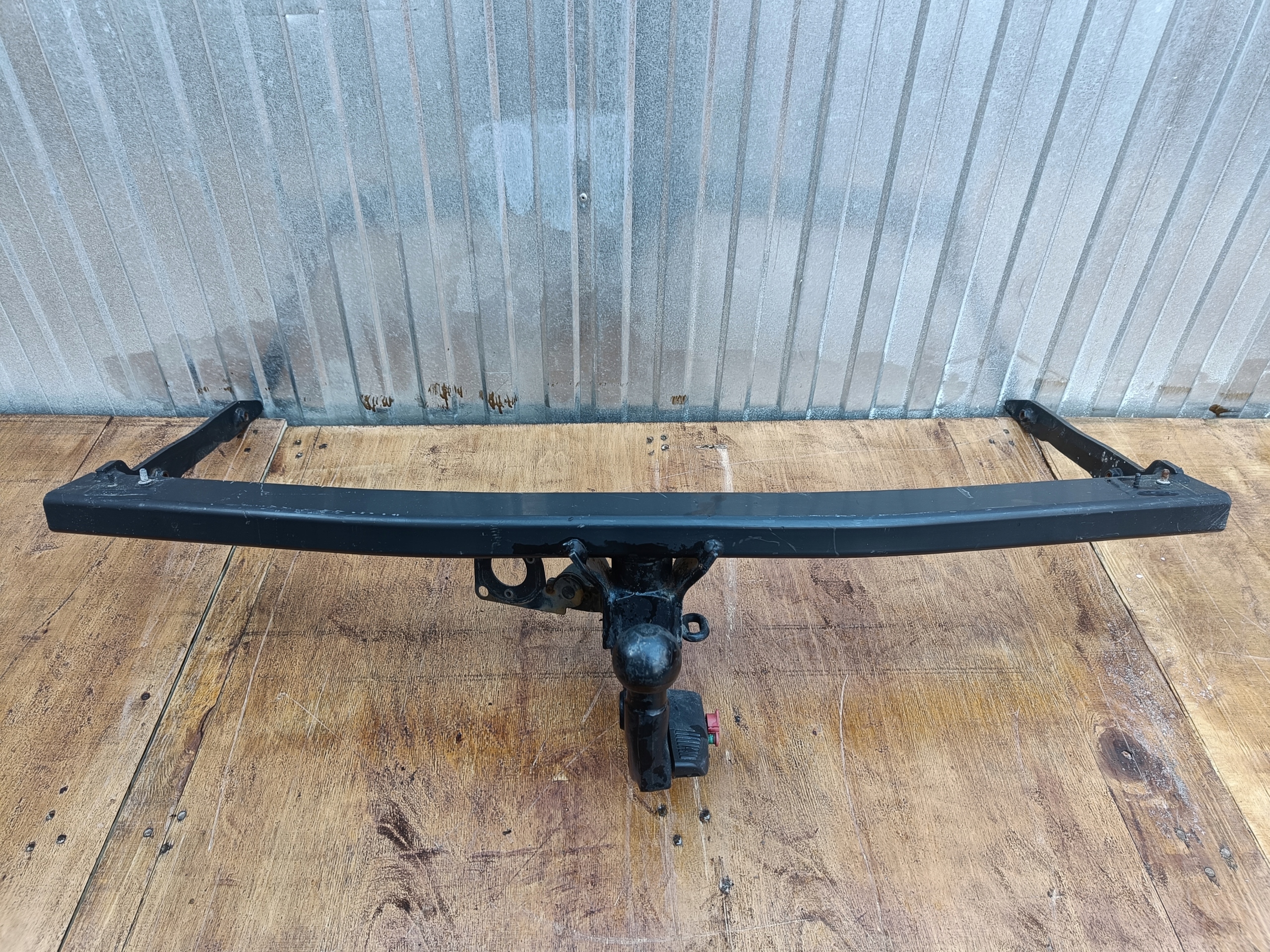 VW T-ROC 2GA hak holowniczy 2GA092155A