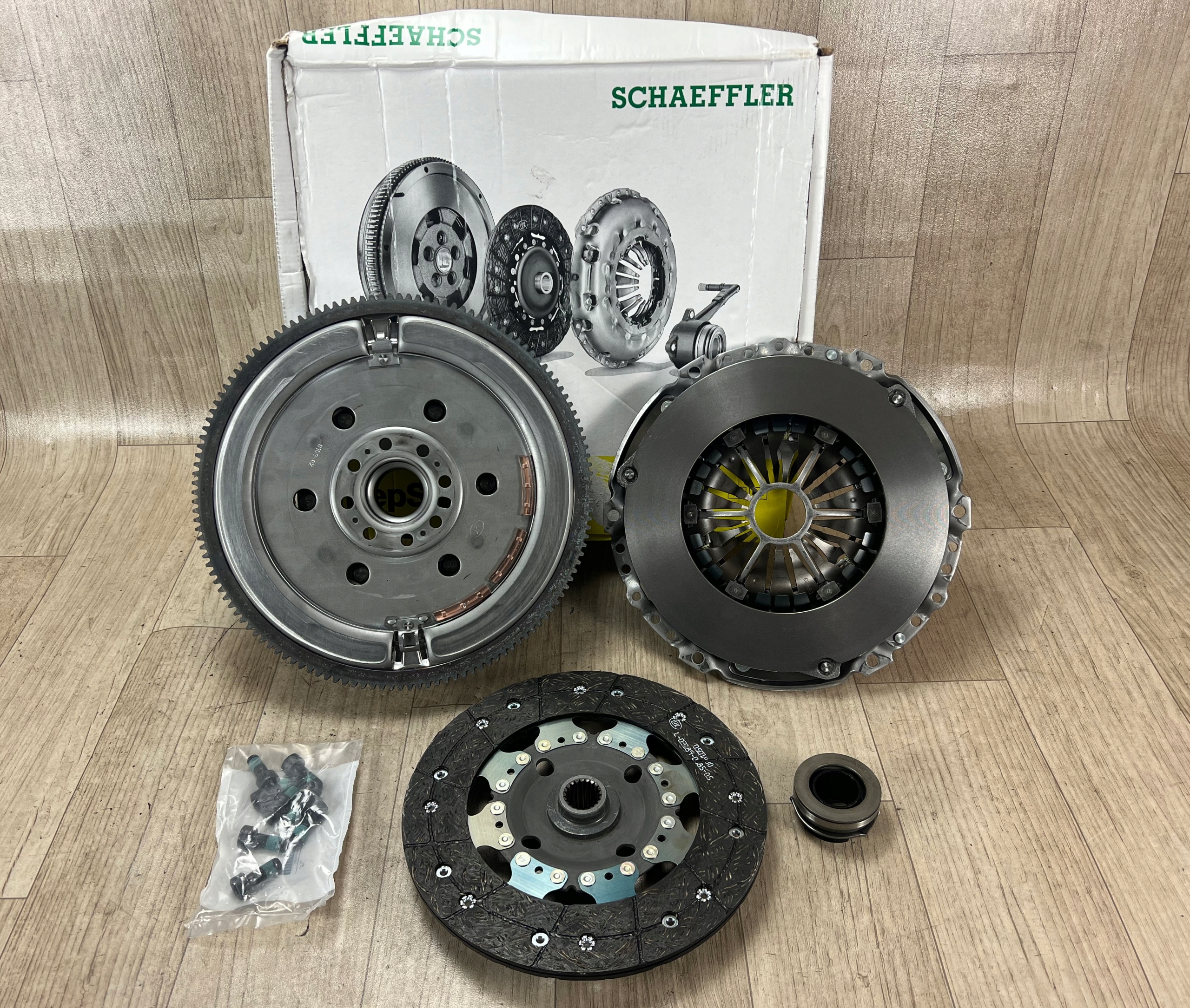 CITROEN C4 C5 C8 2.0HDI sprzęgło koło zamachowe dwumasowe zestaw 600013600