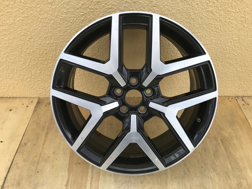 SEAT ARONA 6F9 Alufelga 7Jx18H2 ET47 felga aluminiowa 6F9601025B