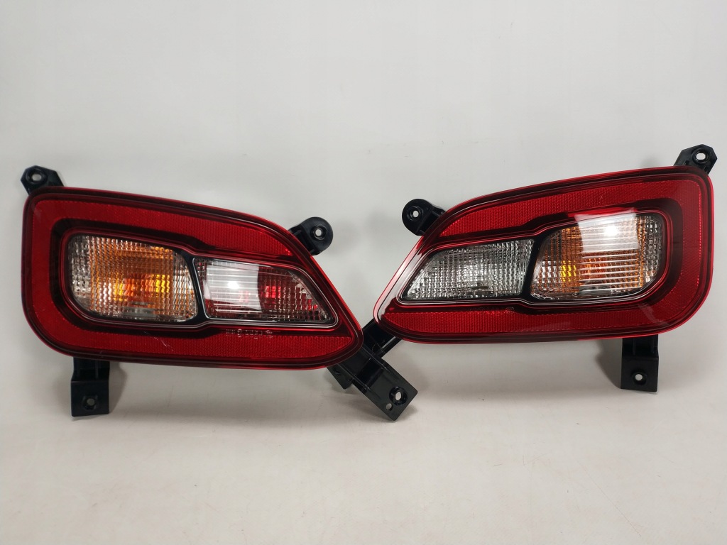 HYUNDAI KONA ELECTRIC lampy tył w zderzak komplet