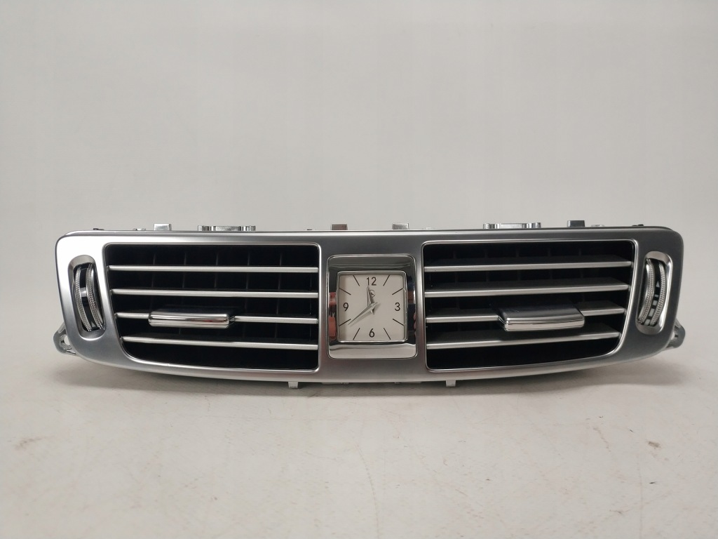 MERCEDES CLS W218 Kratka nawiewu + zegarek. K-ce