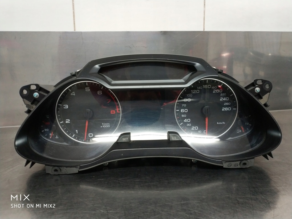 Audi A4 B8 licznik zegary 8K0920900A KATOWICE