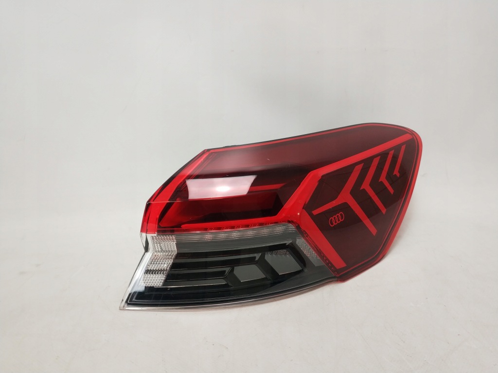 AUDI Q4 E-TRON lampa LED tył tylna prawa 89A945070