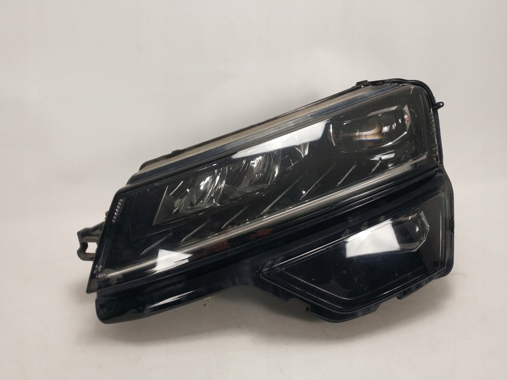 SKODA KAROQ 57B Lampa FULL LED przód lewa