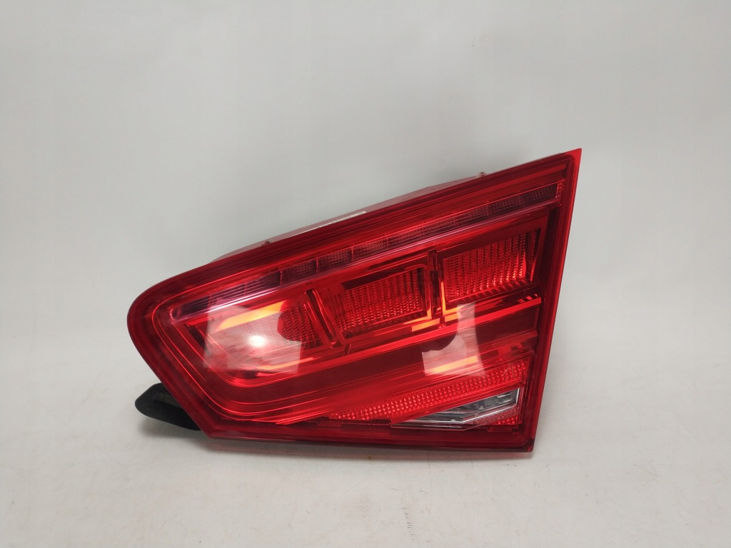 AUDI A8 D4 lampa LED w klapę tył tylna prawa USA