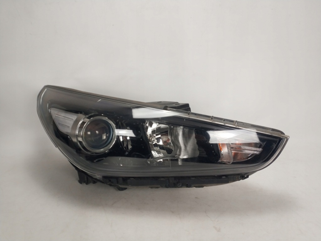 HYUNDAI I30 III 3 Lampa przód przednia prawa