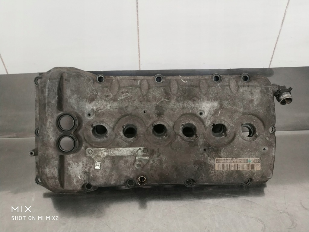 Audi A8 D3 6.0 W12 pokrywa zaworów prawa 07C103476